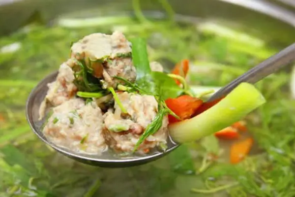 Bước 1: Làm Chả Rươi Cho Vào Lẩu