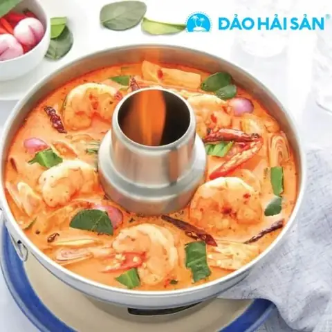 Cách nấu lẩu hải sản kiểu Thái cho ngày mưa chỉ với 5 bước