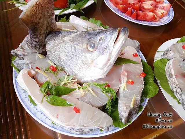 Những Ngày Se Lạnh, Cùng Cả Nhà Quây Quần Bên Nồi Lẩu Cá Thuyền Chài, Nhâm Nhi Hương Vị Tươi Ngon, Nóng Hổi Của Cá Cùng Các Loại Rau Nhúng Thì Còn Gì Bằng.