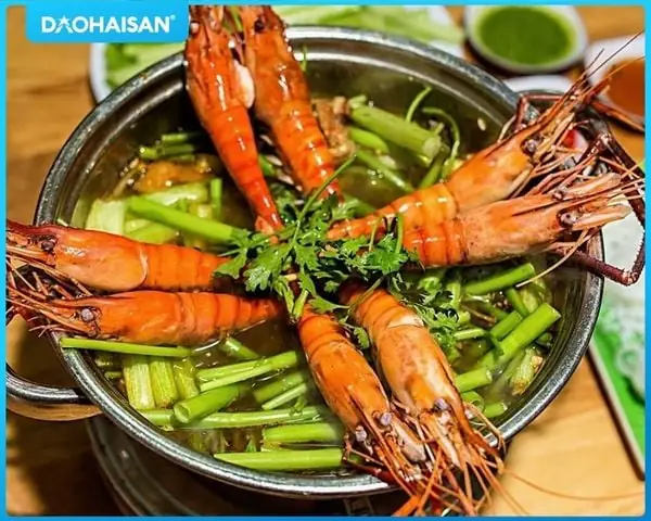 Các Bước Chế Biến Lẩu Tôm Càng Xanh Ngon Đúng Điệu