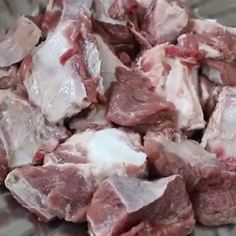 Sơ chế và ướp thịt trâu Sơ chế và ướp thịt trâu