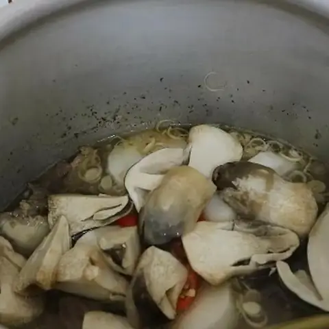 Nấu lẩu thịt trâu hầm sả Nấu lẩu thịt trâu hầm sả