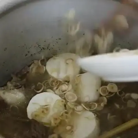 Nấu lẩu thịt trâu hầm sả Nấu lẩu thịt trâu hầm sả