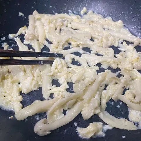 Cách làm nấm xào trứng thơm bùi mềm ngon khó cưỡng