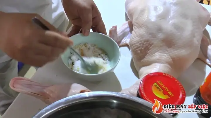 Chuẩn bị nguyên liệu làm vịt quay Tứ Xuyên