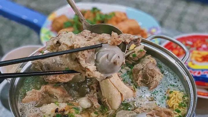 Lẩu xí quách là món ăn được yêu thích vì có vị ngọt, khi ăn có cảm giác sảng khoái. Cùng Bách hóa XANH học cách nấu lẩu xí quách ngọt thơm chuẩn vị nhé. Lẩu xí quách là món ăn được yêu thích vì có vị ngọt, khi ăn có cảm giác sảng khoái. Cùng Bách hóa XANH học cách nấu lẩu xí quách ngọt thơm chuẩn vị nhé.