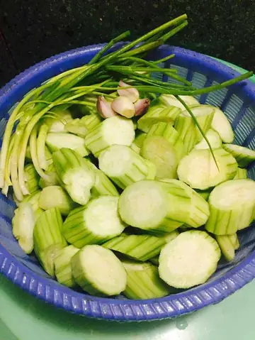 Hướng dẫn cách làm món mướp xào lòng gà Hướng dẫn cách làm món mướp xào lòng gà