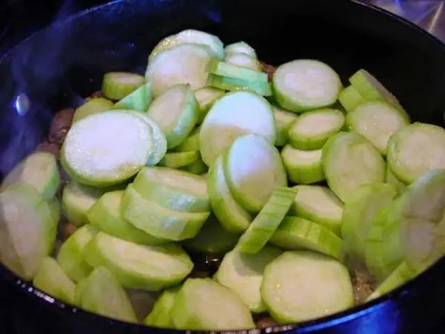 Hướng dẫn cách làm món mướp xào lòng gà Hướng dẫn cách làm món mướp xào lòng gà