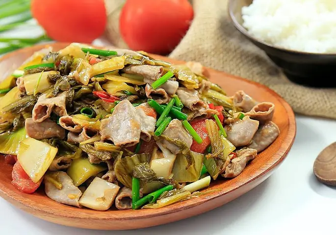 Lòng Bò Xào Dưa Chua