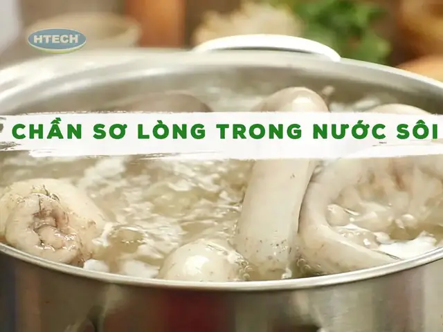 Luộc Sơ Lòng Lợn Với Gừng Và Dấm Trắng