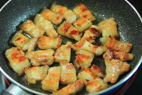 Bước 2: Sơ Chế Các Nguyên Liệu Khác