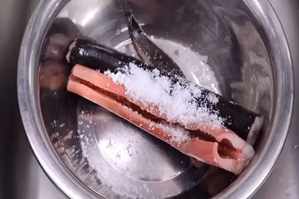 Bước 1: Sơ Chế Lươn