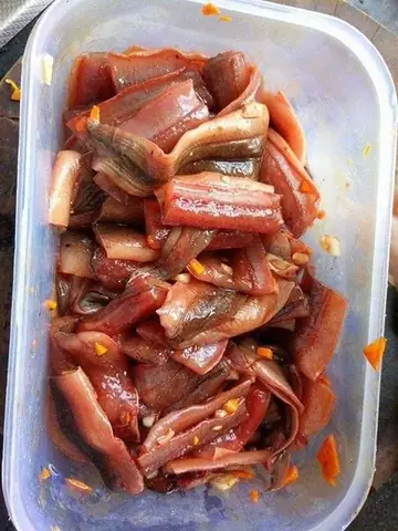 Lươn Đồng Xứ Nghệ Làm Sạch, Thái Ngắn