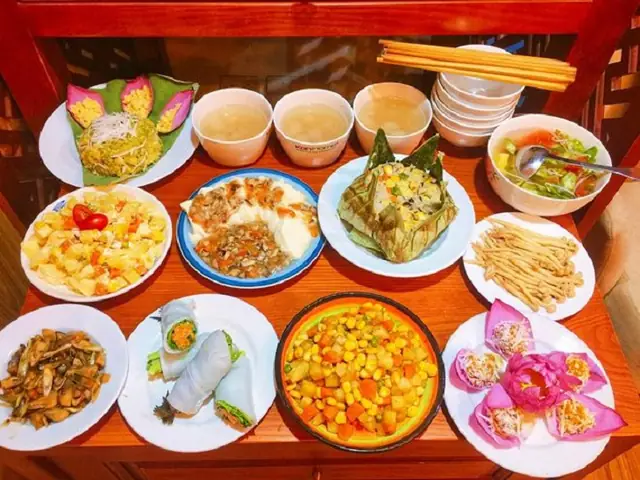 1Tại sao rằm các bà các mẹ thường cúng mâm cỗ chay?