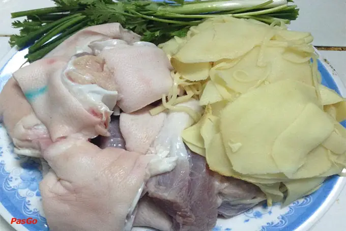 Nguyên Liệu Làm Canh Măng Tươi Giò Heo