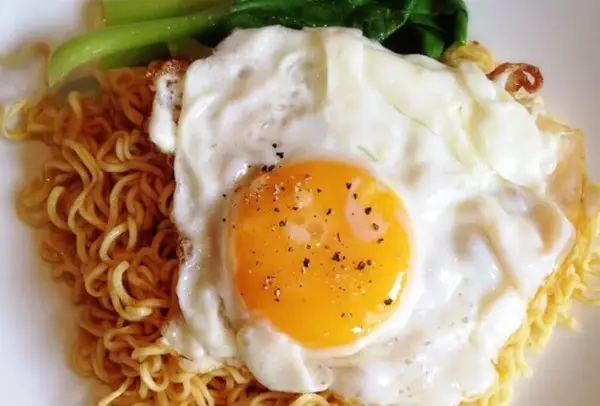 Cách Nấu Mì Ăn Liền Với Trứng: 7+ Công Thức Ngon Khó Cưỡng