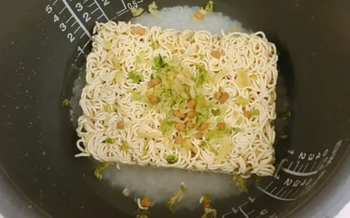 5. Lưu Ý Khi Nấu Mì Tôm Bằng Nồi Cơm Điện 5. Lưu Ý Khi Nấu Mì Tôm Bằng Nồi Cơm Điện