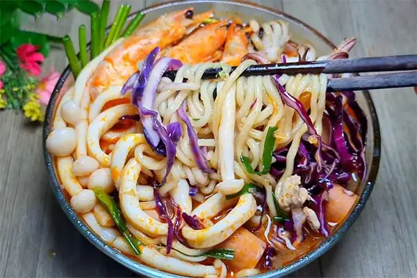 Cách Nấu Mì Cay Yeul Ramen Chuẩn Vị Hàn Quốc Tại Nhà Cách Nấu Mì Cay Yeul Ramen Chuẩn Vị Hàn Quốc Tại Nhà