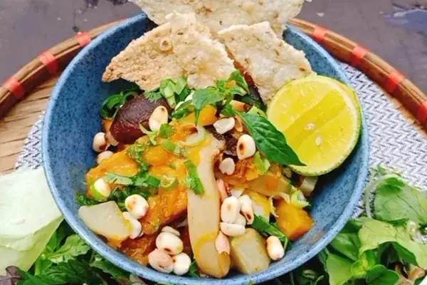 mì quảng chay với vị thanh đạm