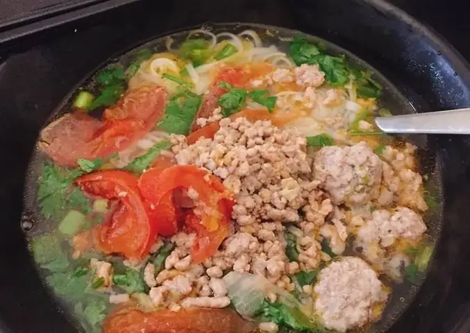 Nguyên Liệu Nấu Mì Gạo Cà Chua Thịt Xay