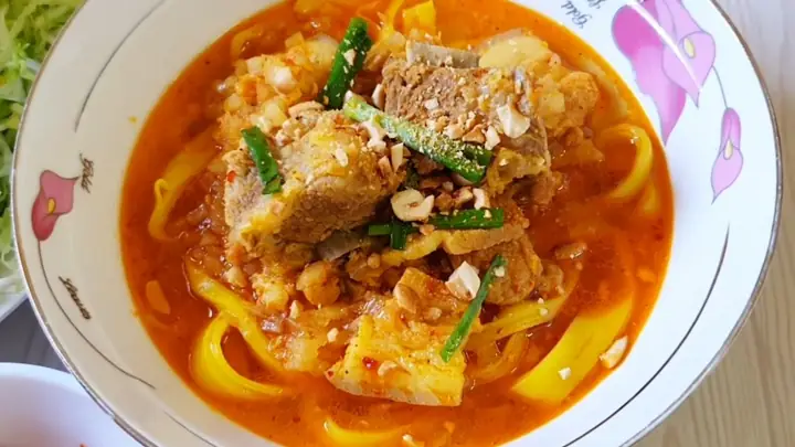 Bạn muốn ăn mì quảng Đà Lạt ngay bây giờ? Hãy học ngay cách nấu mì quảng Đà Lạt ngon siêu đơn giản tại nhà của Bách hóa XANH. Cùng lăn vào bếp thôi nào!