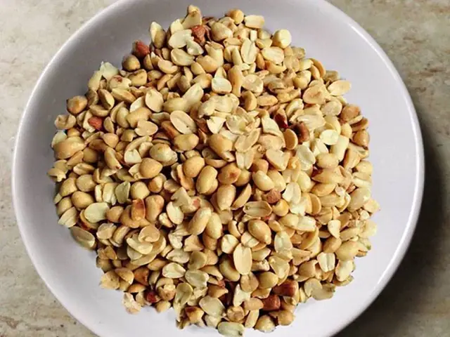 Bước 4: Bí quyết rang đậu phộng thơm giòn