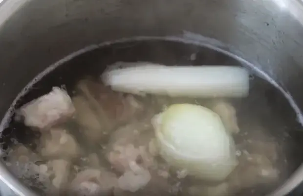 Bước 2: Hầm Nước Dùng