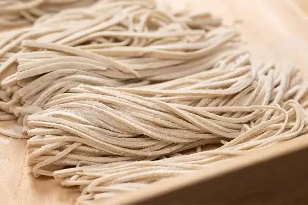Sanwari soba (sử dụng 30% bột kiều mạch và 70% bột mì)