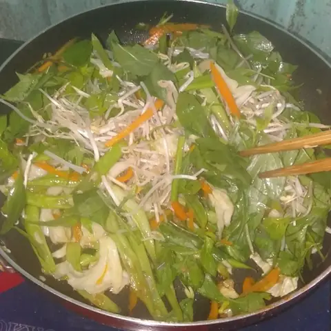 Chế Biến Mì Xào Đậu Hũ