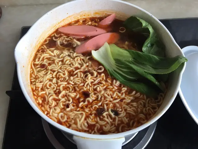 Nấu Mì Tôm Không Khó Nhưng Làm Sao Cho Ngon Thì Không Phải Ai Cũng Biết Cách Đâu Nhé! Nấu Mì Tôm Không Khó Nhưng Làm Sao Cho Ngon Thì Không Phải Ai Cũng Biết Cách Đâu Nhé!