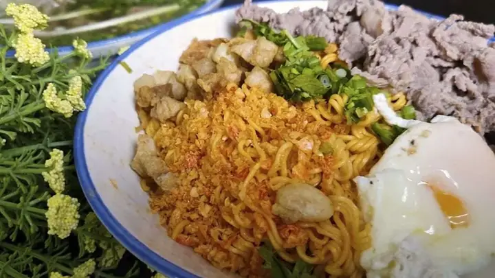 Cách làm mì trộn muối ớt Cách làm mì trộn muối ớt