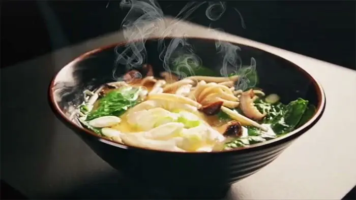 Cách Nấu Mì Udon Vị Miso Cùng Với Hành Lá Và Trứng Ướp Cực Kỳ Đơn Giản