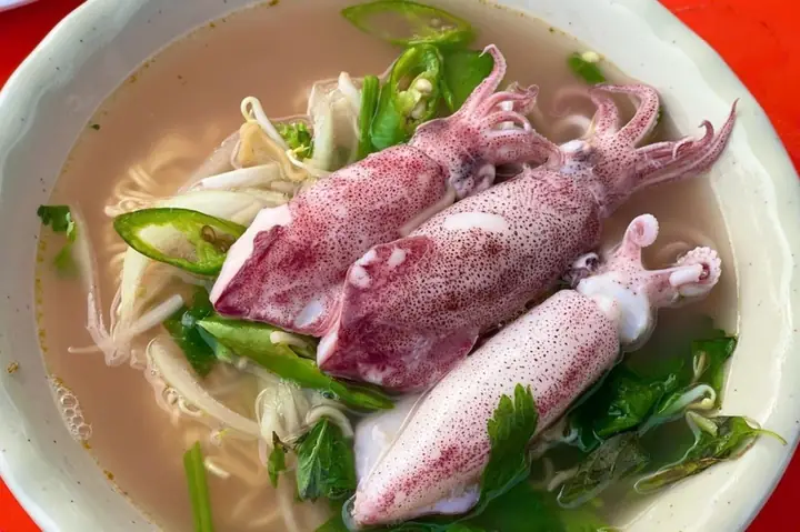 3. Bí quyết làm nên tô mì tôm mực Quảng Bình chuẩn vị