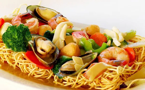 Cách Làm Mì Xào Hải Sản Đơn Giản Ngay Tại Nhà