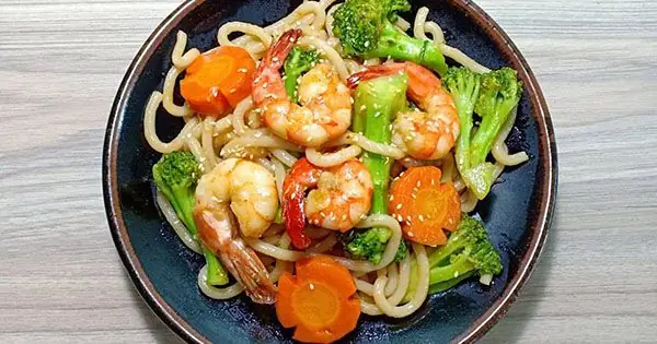 Cách Làm Mì Udon Xào Hải Sản Chuẩn Vị Nhà Hàng