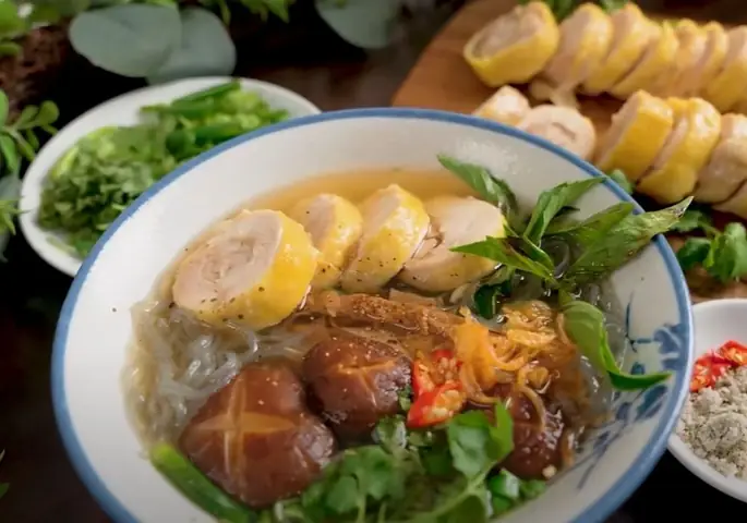 Hoàn thành món ăn