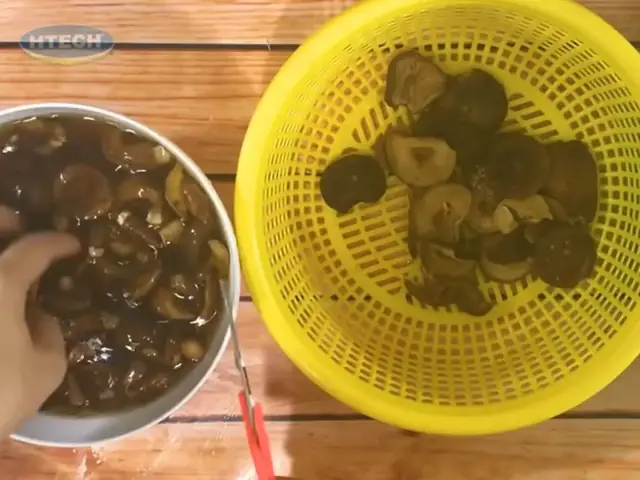 Sơ Chế Các Nguyên Liệu Đi Kèm Nấu Miến Gà Tại Nhà Sơ Chế Các Nguyên Liệu Đi Kèm Nấu Miến Gà Tại Nhà