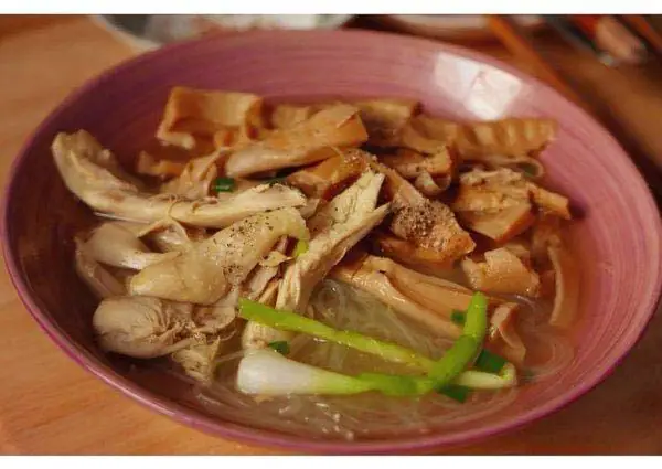 Cách nấu miến gà chuẩn công thức truyền thống ngày Tết Nguyên đán