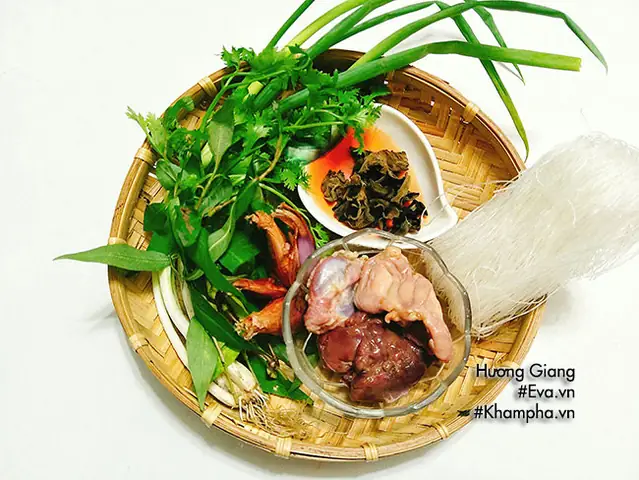 Miến nấu lòng mề vừa dễ làm nhanh gọn lại ngon miệng, thích hợp thưởng thức vào bữa sáng.