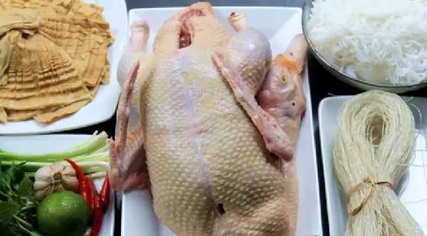 Chuẩn Bị Nguyên Liệu Làm Miến Ngan Gồm: