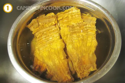 Ngâm Măng Khô Trong Nước Lạnh Khoảng 3 Ngày
