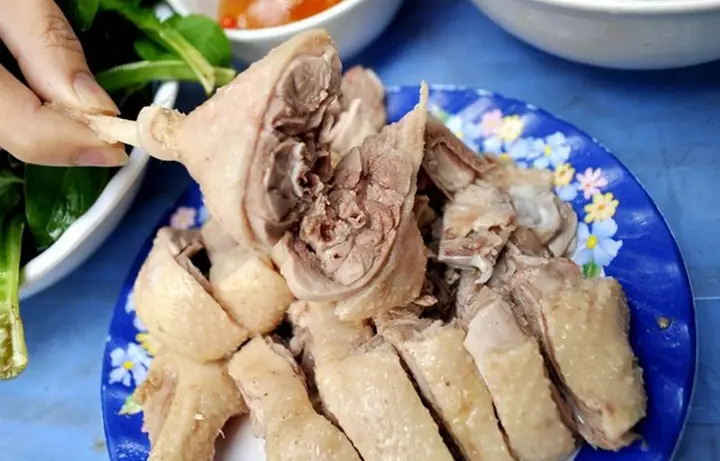 Chế biến miếng măng vịt