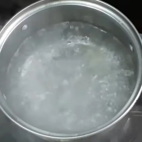 Chần mực và tôm