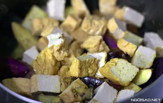 Trổ Tài Làm Ốc Bung Cà Tím Thơm Nức Trổ Tài Làm Ốc Bung Cà Tím Thơm Nức