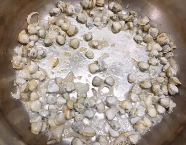 Món Canh Chua Hến Đậu Bắp Vừa Lạ Miệng Vừa Dễ Làm, Rất Thích Hợp Để Đổi Vị Vào Dịp Cuối Tuần. Món Canh Chua Hến Đậu Bắp Vừa Lạ Miệng Vừa Dễ Làm, Rất Thích Hợp Để Đổi Vị Vào Dịp Cuối Tuần.