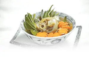 Giò Heo Hầm Bông Atiso