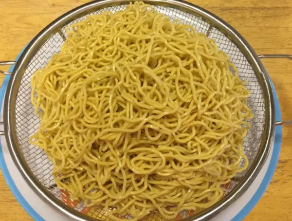 1. Mì xào bò rau cải 1. Mì xào bò rau cải