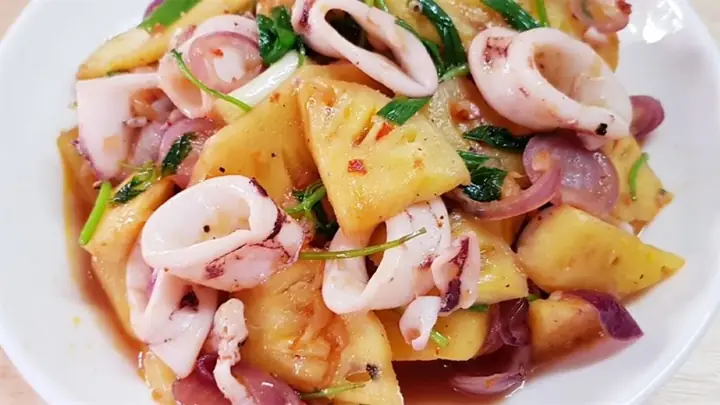 3. Mực Xào Dứa 3. Mực Xào Dứa