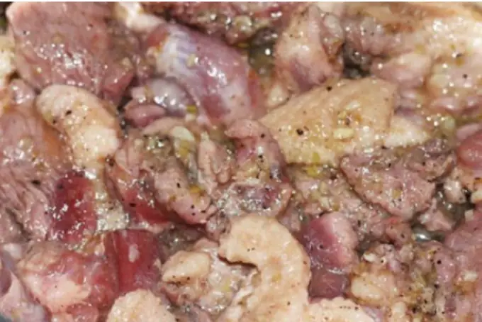 Bước 2: Tẩm Ướp Gia Vị Cho Thịt Ngan Bước 2: Tẩm Ướp Gia Vị Cho Thịt Ngan