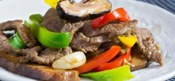 Cách Làm Món Bò Xào Nấm Rơm: Cách Làm Món Bò Xào Nấm Rơm: